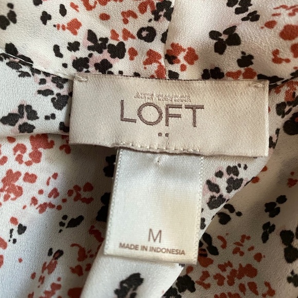 LOFT Neutral Floral Blouse - Picture 7 of 7